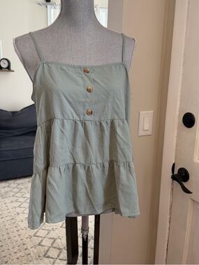 Paper Crane Flowy Tiered Camisole Top – Sage Green | Size M
